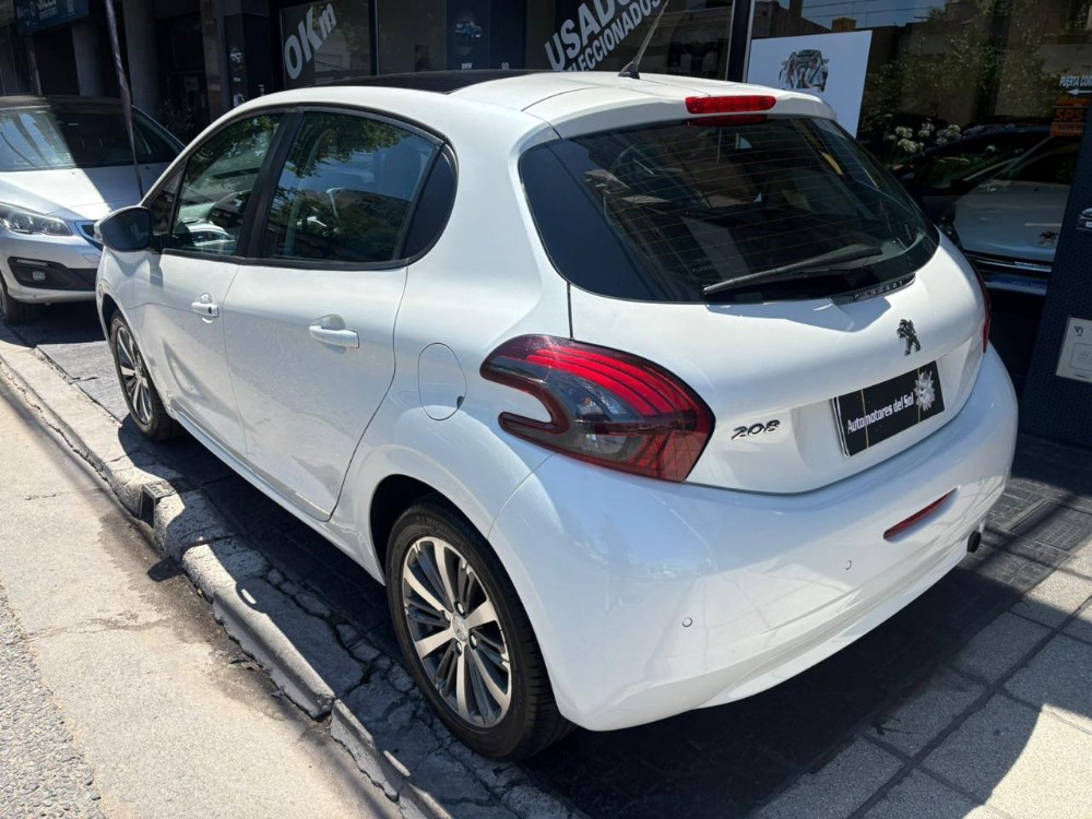 Peugeot 208 Feline — foto 3